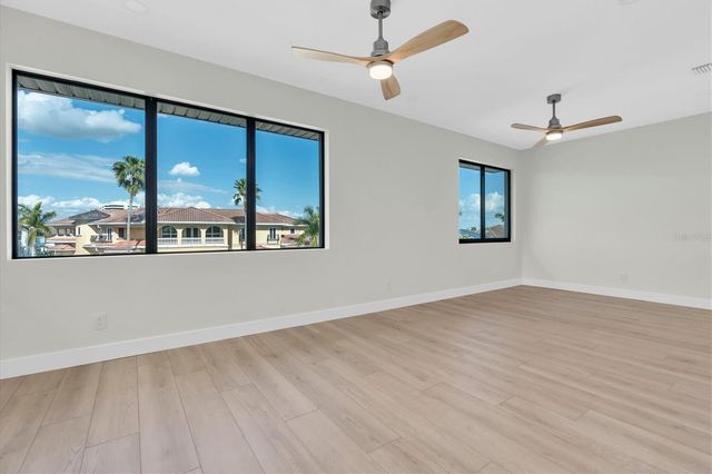 5966 BAYVIEW CIRCLE S, Gulfport, FL 33707