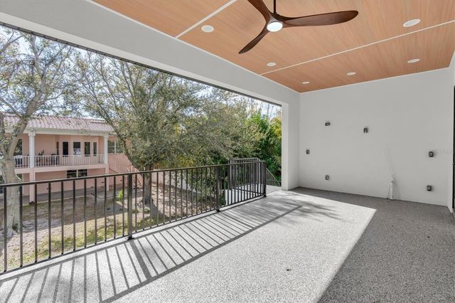 5966 BAYVIEW CIRCLE S, Gulfport, FL 33707