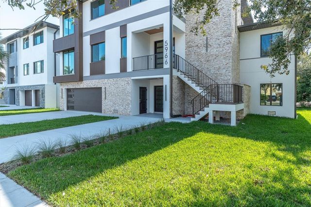 5966 BAYVIEW CIRCLE S, Gulfport, FL 33707