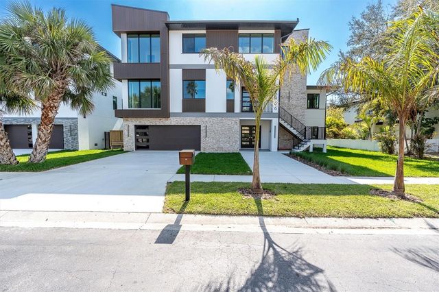 5966 BAYVIEW CIRCLE S, Gulfport, FL 33707