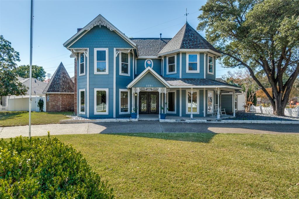 7221 Briarnoll Drive, Dallas, TX 75252