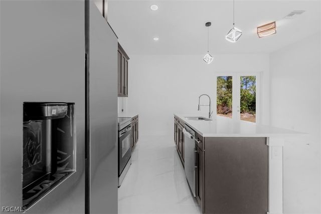 105 E 9th ST, Lehigh Acres, FL 33972