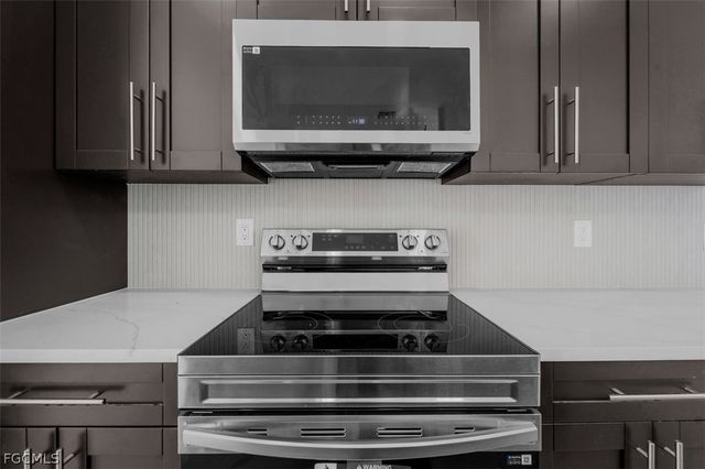 105 E 9th ST, Lehigh Acres, FL 33972