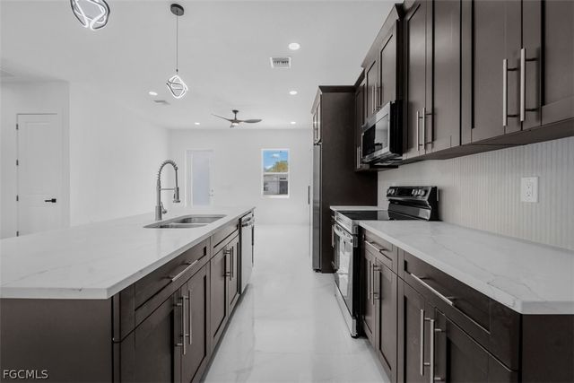 105 E 9th ST, Lehigh Acres, FL 33972