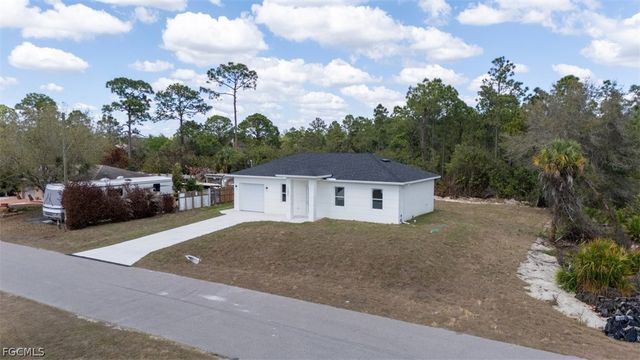 105 E 9th ST, Lehigh Acres, FL 33972