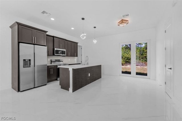 105 E 9th ST, Lehigh Acres, FL 33972