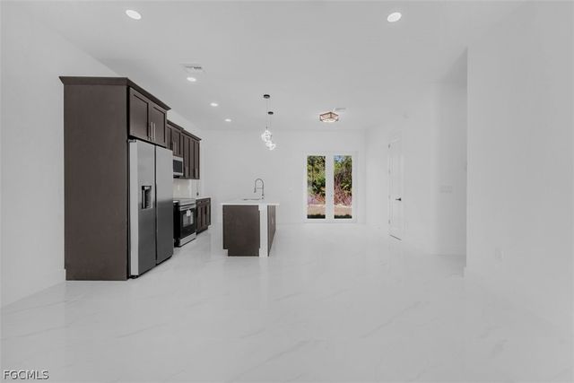 105 E 9th ST, Lehigh Acres, FL 33972