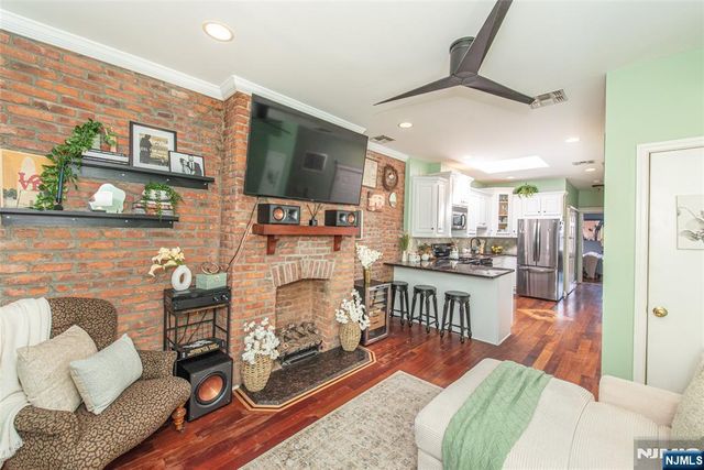 352 7th Street 6, Jersey City, NJ 07302