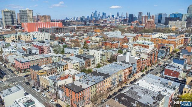 352 7th Street 6, Jersey City, NJ 07302