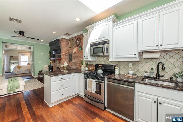 352 7th Street 6, Jersey City, NJ 07302