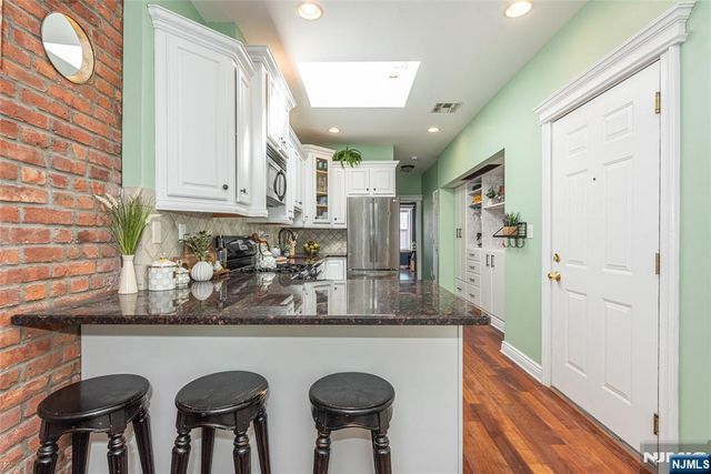 352 7th Street 6, Jersey City, NJ 07302