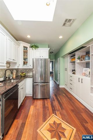 352 7th Street 6, Jersey City, NJ 07302