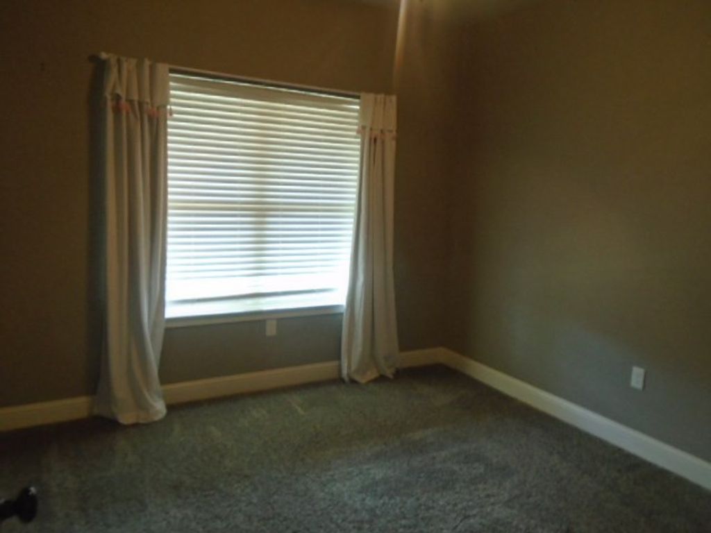 Image 11 of property listing at 2006 Silver Creek Court, San Angelo, TX 76904