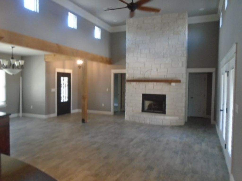 Image 3 of property listing at 2006 Silver Creek Court, San Angelo, TX 76904