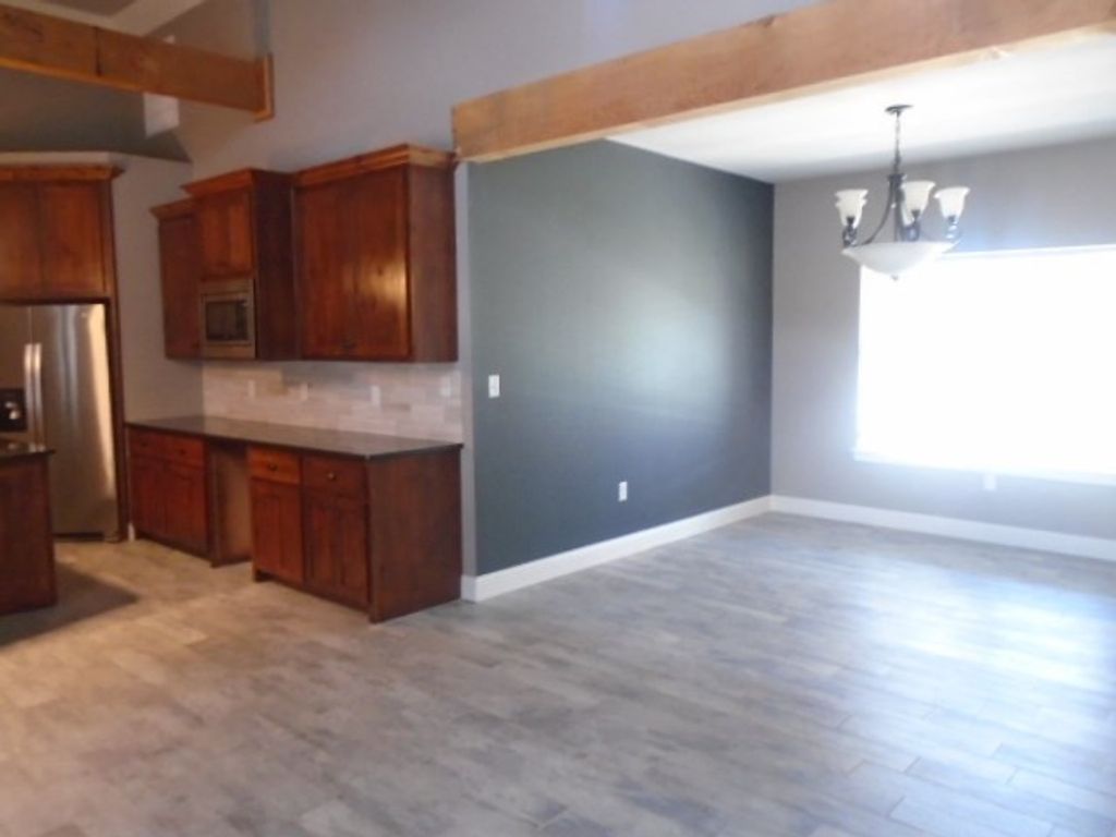 Image 4 of property listing at 2006 Silver Creek Court, San Angelo, TX 76904