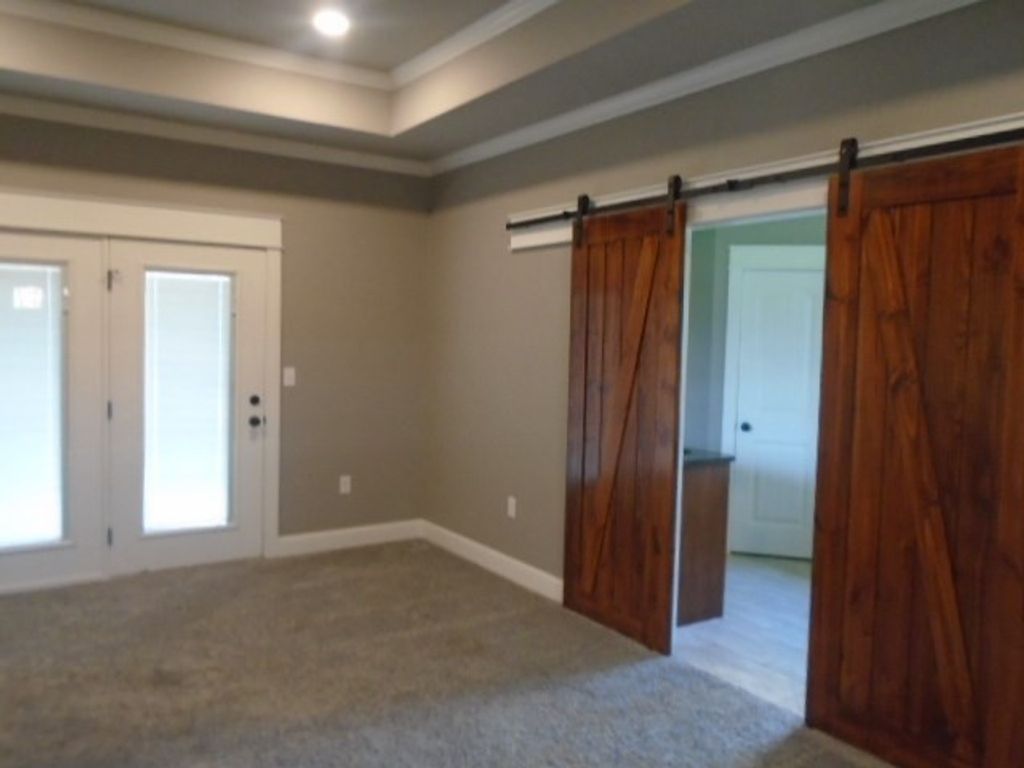 Image 7 of property listing at 2006 Silver Creek Court, San Angelo, TX 76904