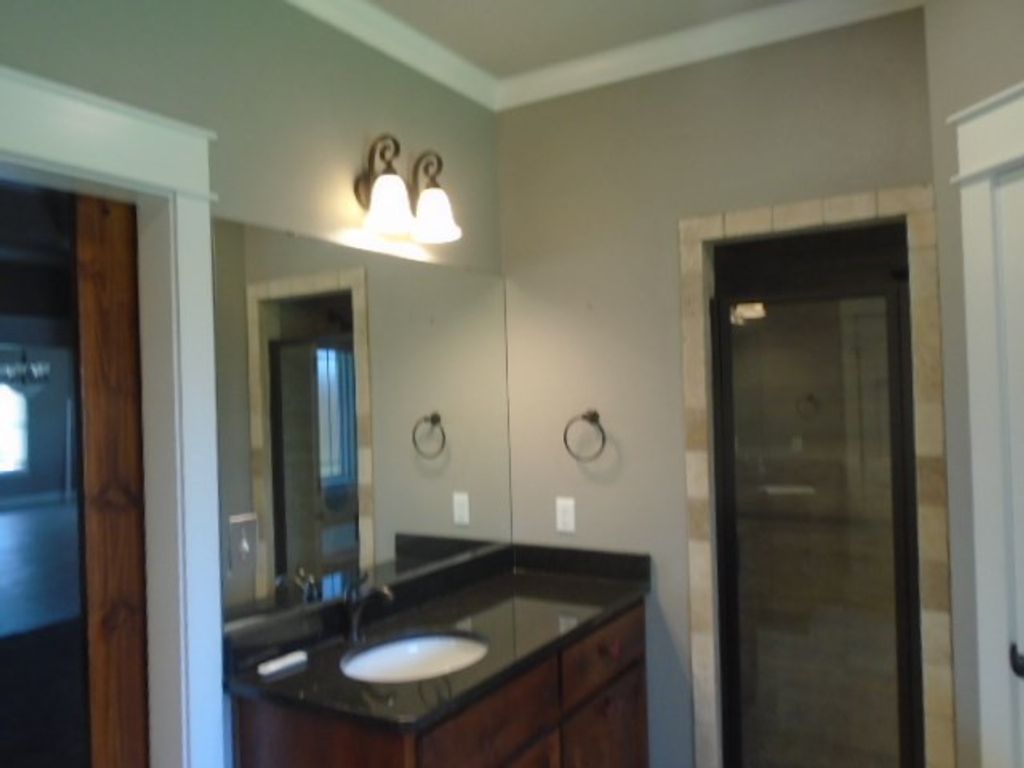 Image 8 of property listing at 2006 Silver Creek Court, San Angelo, TX 76904