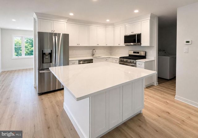 256 NAUTILUS DRIVE, Manahawkin, NJ 08050