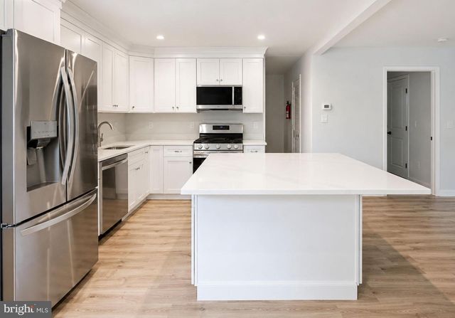 256 NAUTILUS DRIVE, Manahawkin, NJ 08050