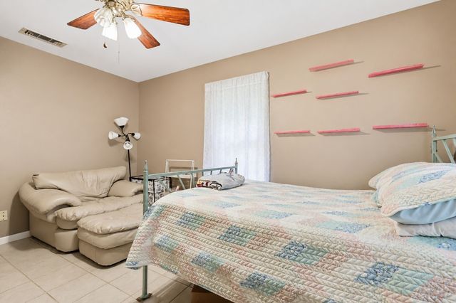200 W North Street, Aubrey, TX 76227