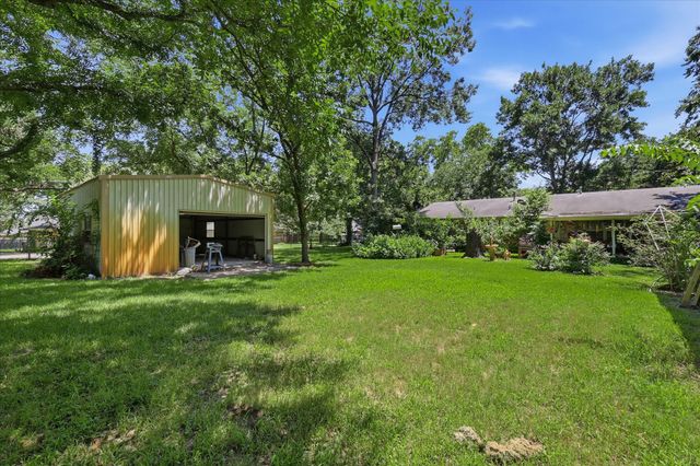 200 W North Street, Aubrey, TX 76227