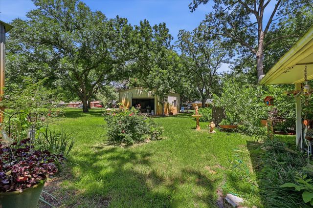 200 W North Street, Aubrey, TX 76227