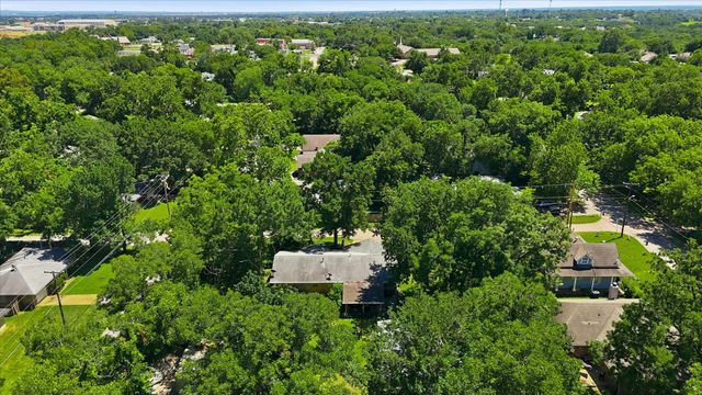 200 W North Street, Aubrey, TX 76227