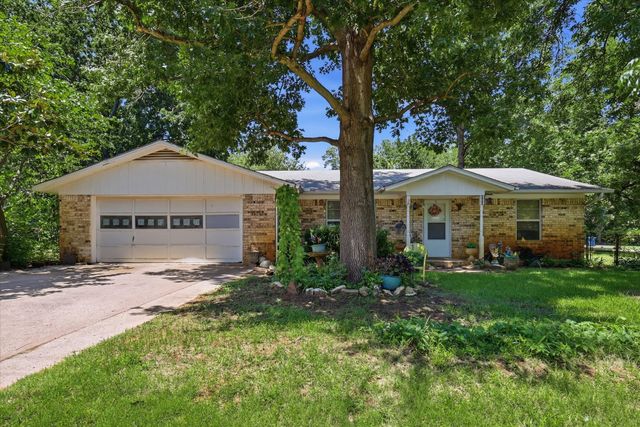 200 W North Street, Aubrey, TX 76227