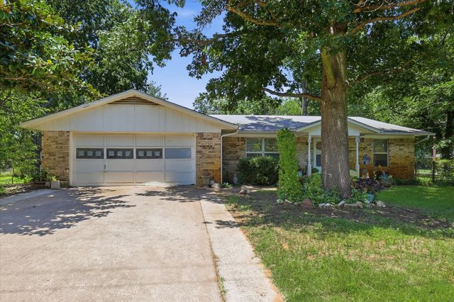 200 W North Street, Aubrey, TX 76227