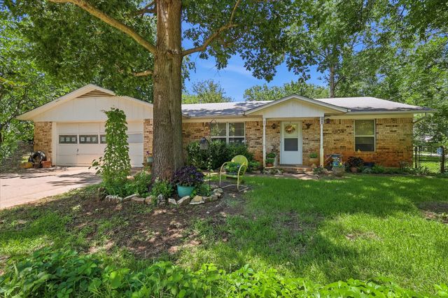 200 W North Street, Aubrey, TX 76227