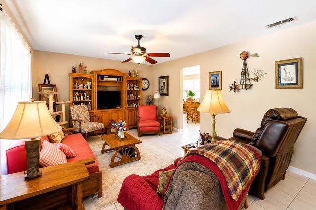 200 W North Street, Aubrey, TX 76227