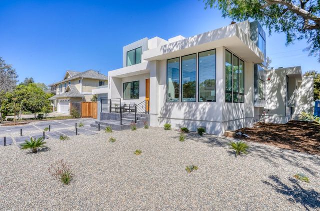 957 Clara Drive, Palo Alto, CA 94303