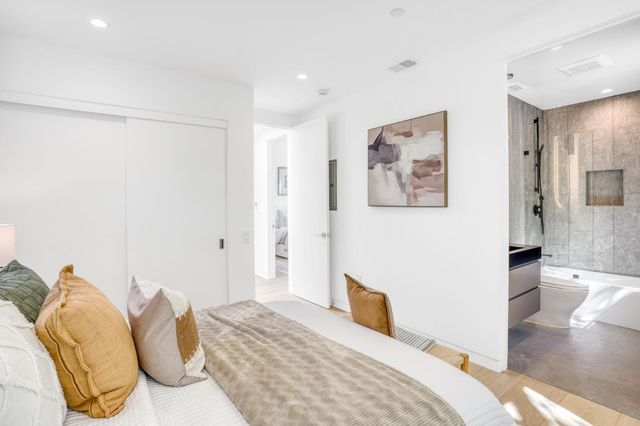 957 Clara Drive, Palo Alto, CA 94303