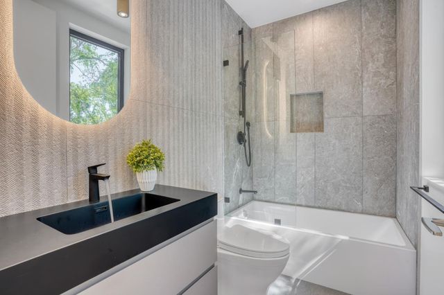 957 Clara Drive, Palo Alto, CA 94303