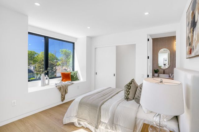 957 Clara Drive, Palo Alto, CA 94303