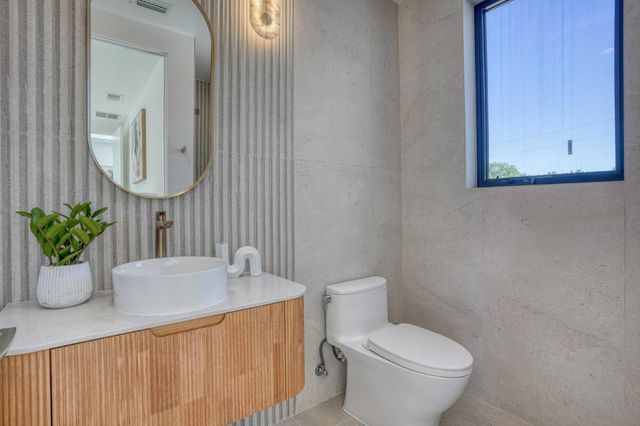 957 Clara Drive, Palo Alto, CA 94303