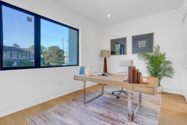 957 Clara Drive, Palo Alto, CA 94303