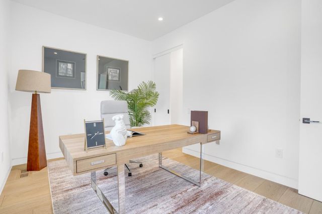 957 Clara Drive, Palo Alto, CA 94303