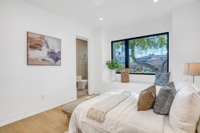 957 Clara Drive, Palo Alto, CA 94303