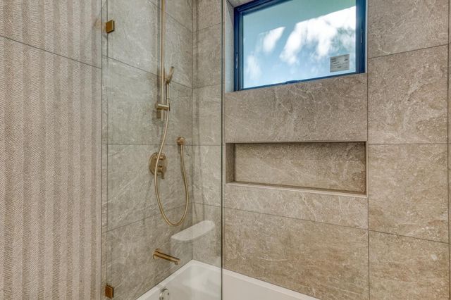 957 Clara Drive, Palo Alto, CA 94303