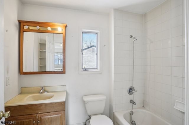 279 Genesee Ave, Englewood City, NJ 07631