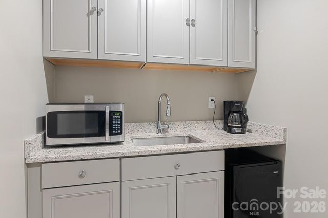 3413 S Tryon Street, Charlotte, NC 28217