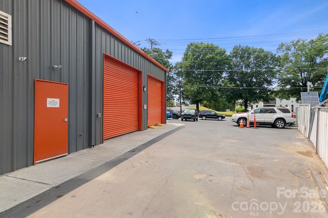 3413 S Tryon Street, Charlotte, NC 28217