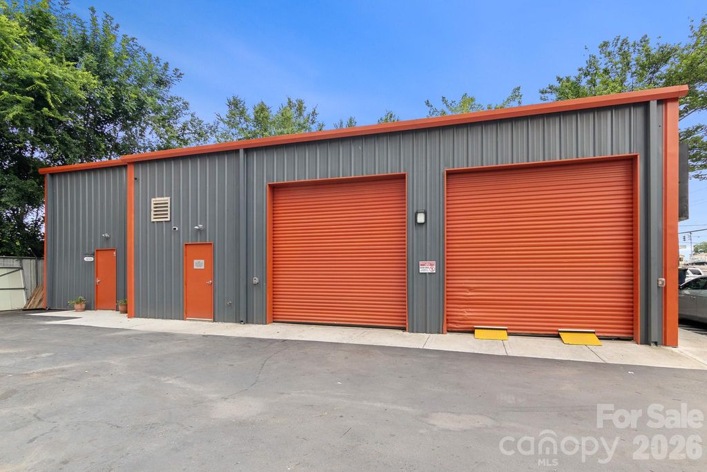 3413 S Tryon Street, Charlotte, NC 28217