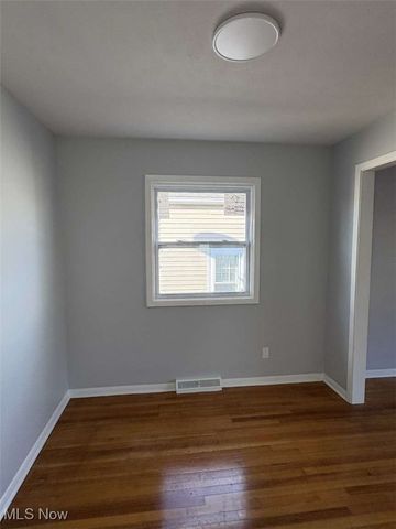 48 William Street, Bedford, OH 44146