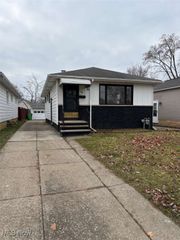 48 William Street, Bedford, OH 44146