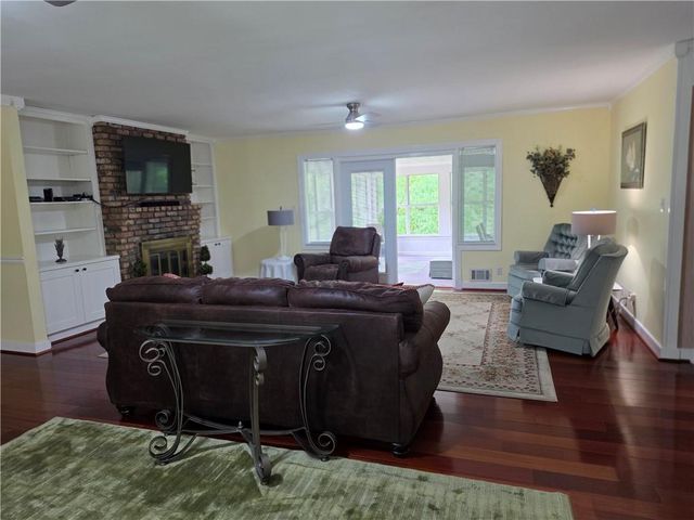 1554 COOPER LAKE Road SE, Smyrna, GA 30082