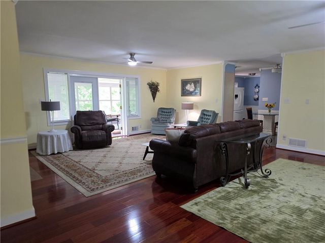 1554 COOPER LAKE Road SE, Smyrna, GA 30082