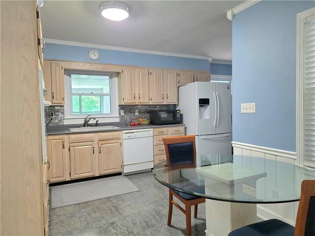 1554 COOPER LAKE Road SE, Smyrna, GA 30082