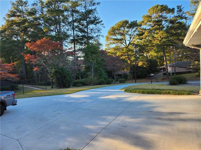 1554 COOPER LAKE Road SE, Smyrna, GA 30082